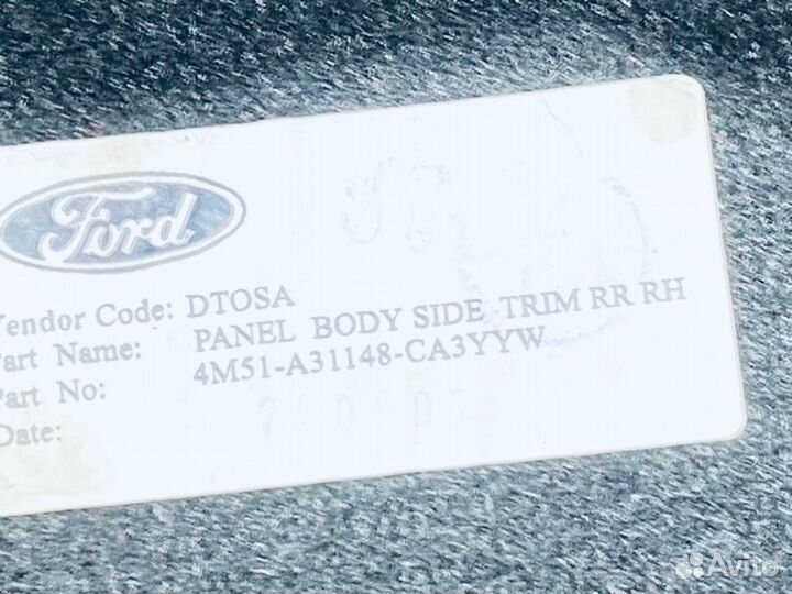 Обшивка багажника правая Ford Focus хетчбэк 1.8