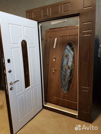 Общая тамбурная дверь от лифта