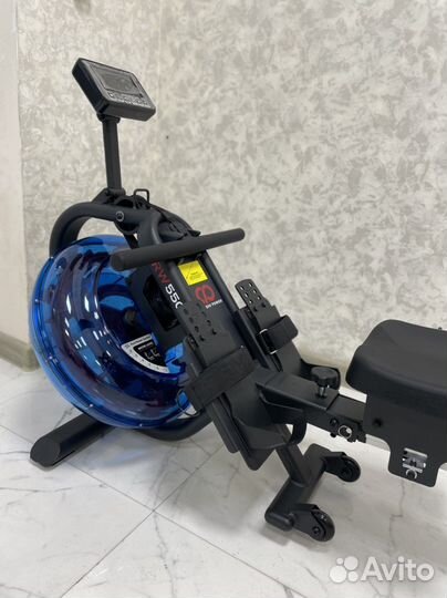 Гребной тренажер RW 550