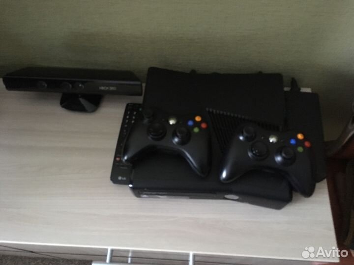 Xbox 360 + Kinect + Много игр (подробности в лс)