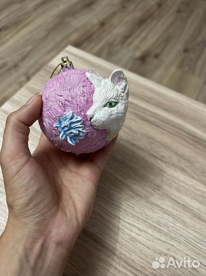 Новогодняя игрушка шар