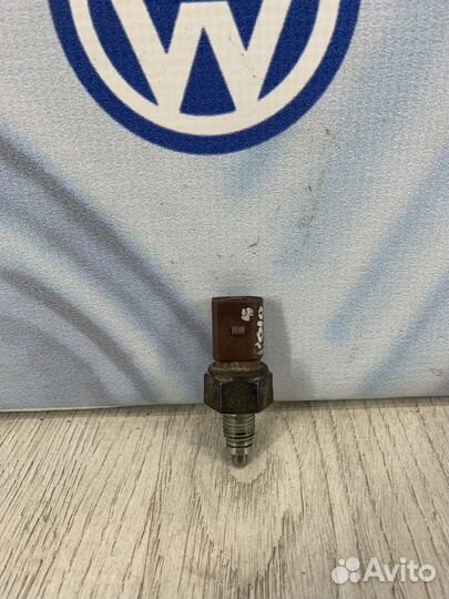 Датчик заднего хода Volkswagen polo 5