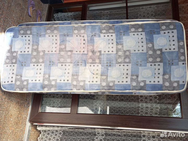 Кровать двухьярусная