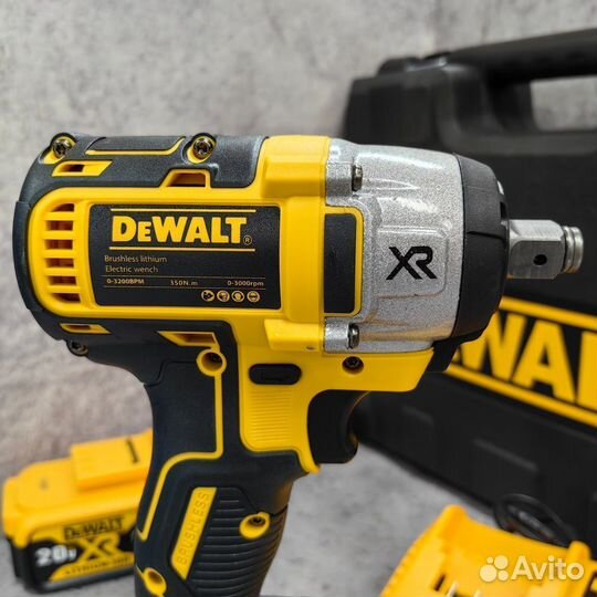 Гайковёрт DeWalt 350 Нм 20V ударный аккумуляторный