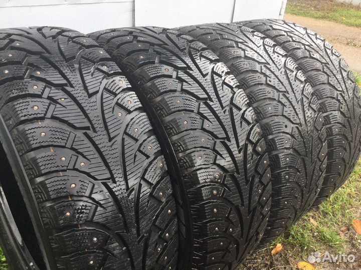 Hankook Winter I'Pike 215/60 R16