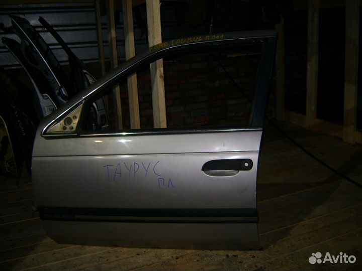 Дверь передняя левая Форд Таурус Ford Taurus