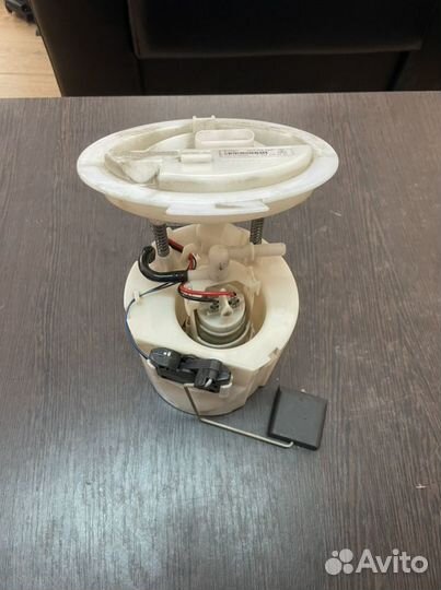 Насос топливный Mercedes W204 W207 W212