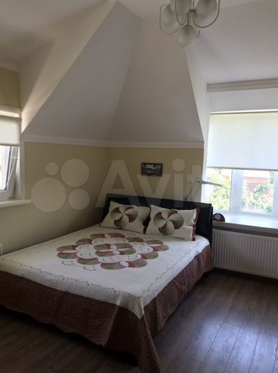 Дом 180 м² на участке 5,5 сот.