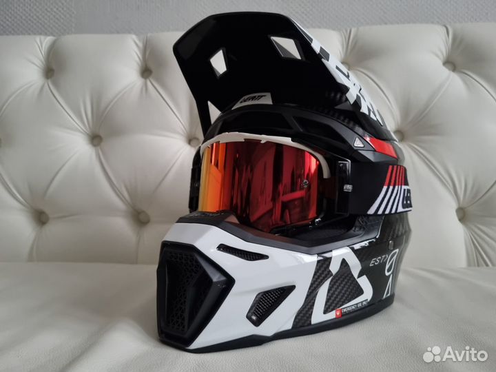 Шлем с очками Leatt 9.5 Carbon Helmet Kit Белый