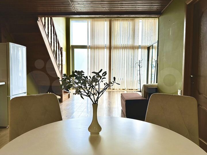 Квартира-студия, 65 м², 1/12 эт.