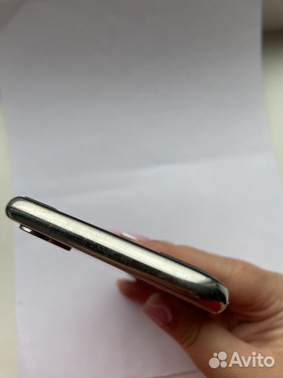 Телефон iPhone 10