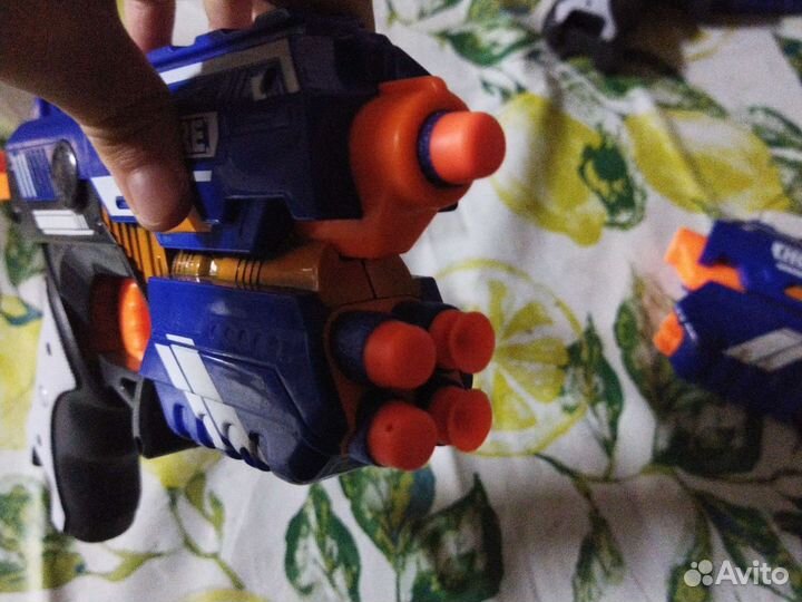 Два бластера с пульками