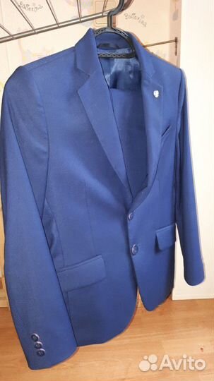 Костюм школьный размер 36 рост 146