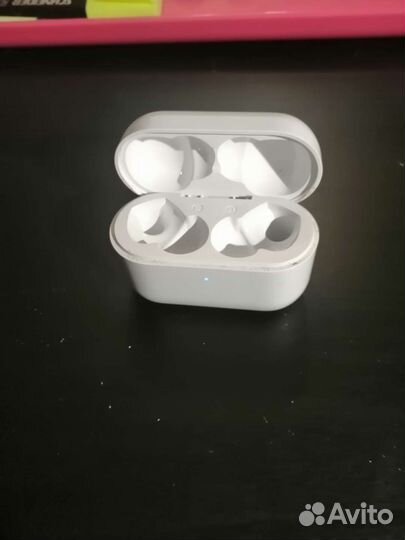 Кейс от беспроводных наушников