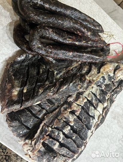 Горное сушеное мясо и колбаса