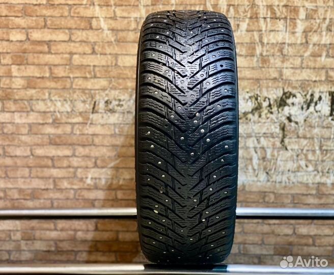 Nokian Tyres Hakkapeliitta 8 215/60 R16