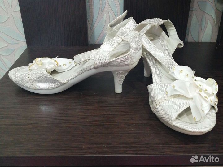 Босоножки для девочки