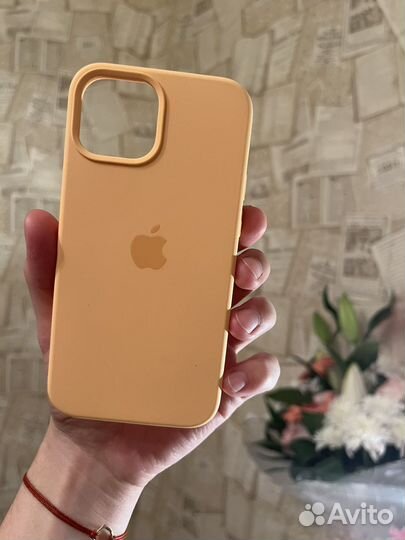 Продам практически новый чехол на айфон 13 мини