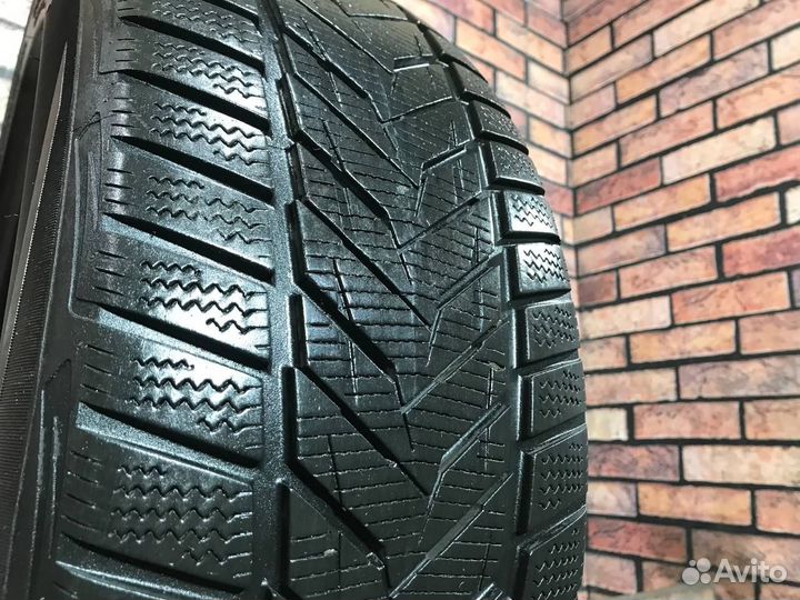 Vredestein Wintrac Xtreme S 205/50 R17 93V