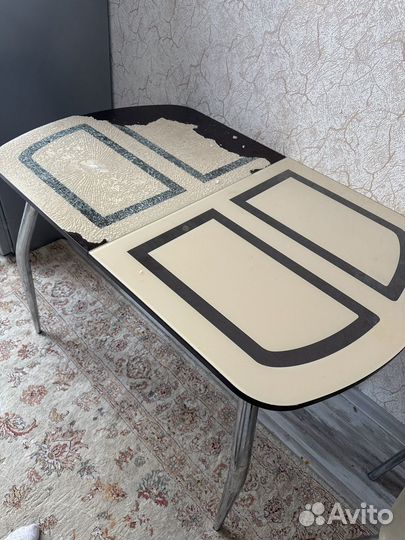 Кухонный стол стеклянный раздвижной