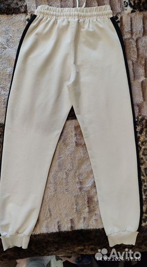 Спортивный костюм женский