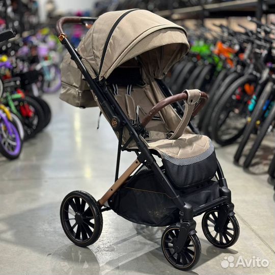 Прогулочная коляска новая