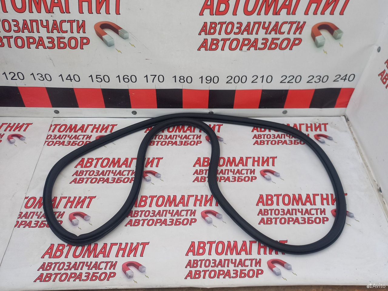 Уплотнитель двери задней левой Шкода Октавия А7