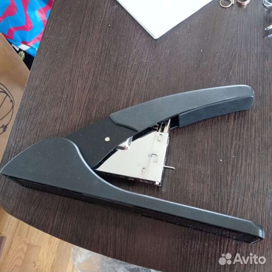 Канцелярский степлер Silwerhof