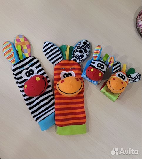 Водный коврик и погремушки-носочки