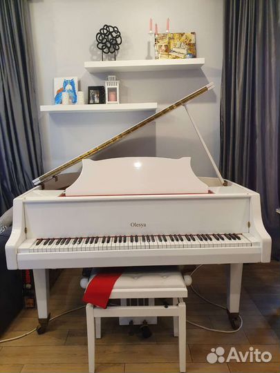 Рояль кабинетный