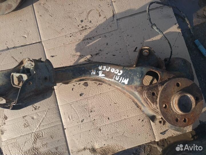 Рычаг задний правый Mini Cooper 2000-20006