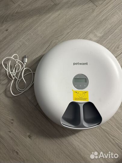 Автоматическая кормушка для животных Petwant