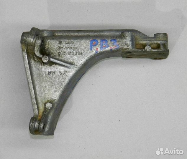 Кронштейн двс правый VW Passat B3 1.8