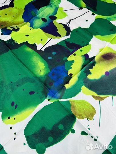 Зеленый шелковый платок Dior