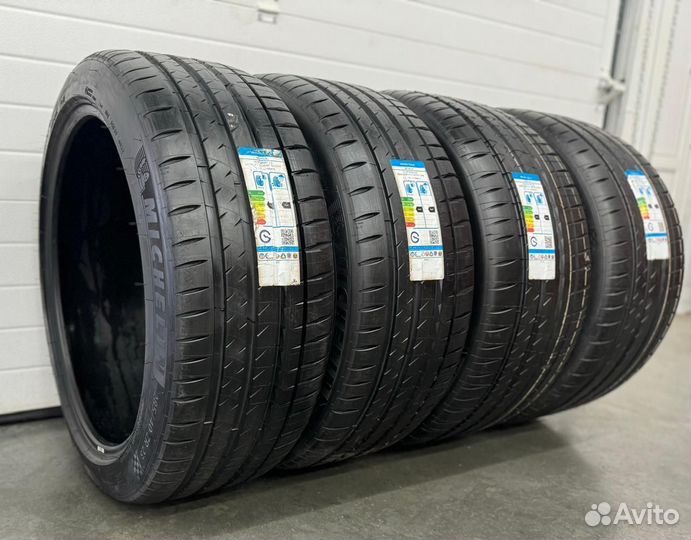 Michelin Pilot Sport 4 S 325/35 R23 и 285/40 R23 115Y