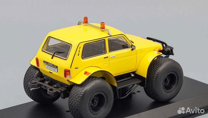 Ваз 2121 Нива LADA Бронто Марш Автолегенды 1:43