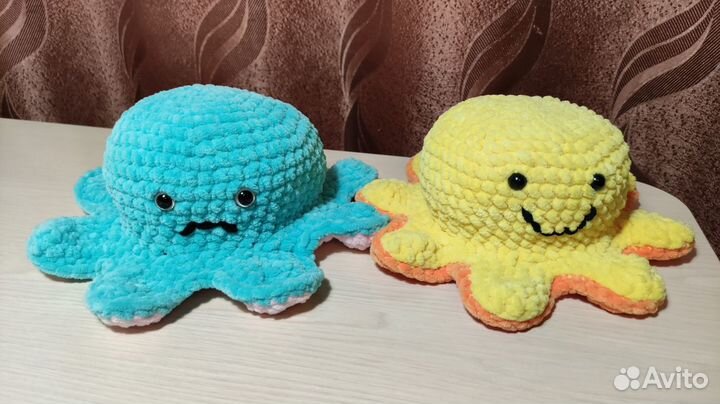 Вязаная игрушка Осьминог перевертыш