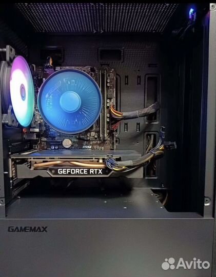 Игровой компьютер с монитором