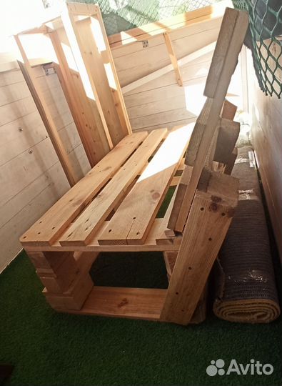 Лавка скамейка из поддонов