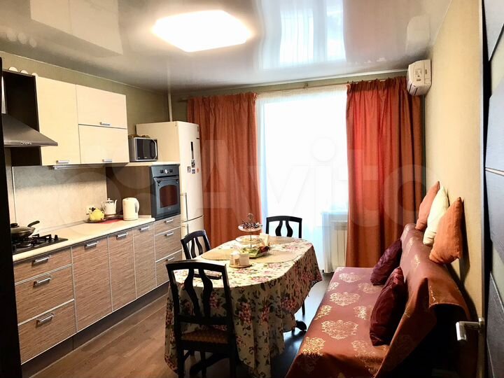 2-к. квартира, 71,5 м², 1/8 эт.