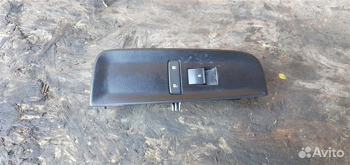 Кнопка стеклоподъемника Cadillac SRX 1 2003-2009