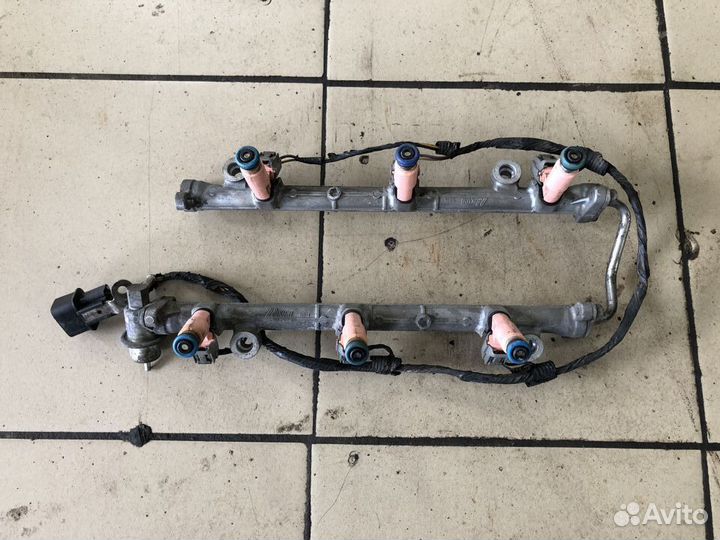 Форсунка топливная рампа Mitsubishi Montero Sport