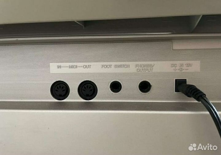 Синтезатор Yamaha Portable Grand DGX-300