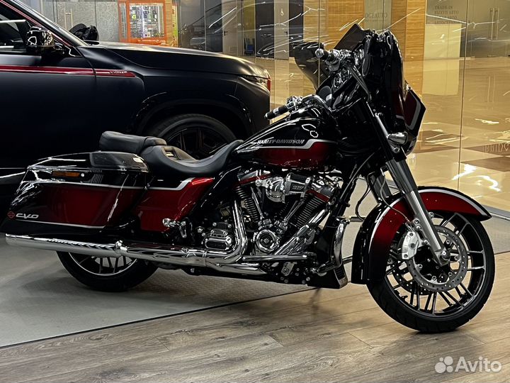 Harley-Davidson CVO Street Glide 2021