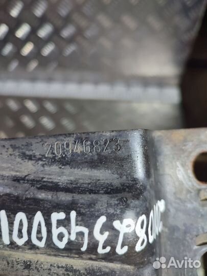 Кронштейн топливной трубки Volvo 20946823