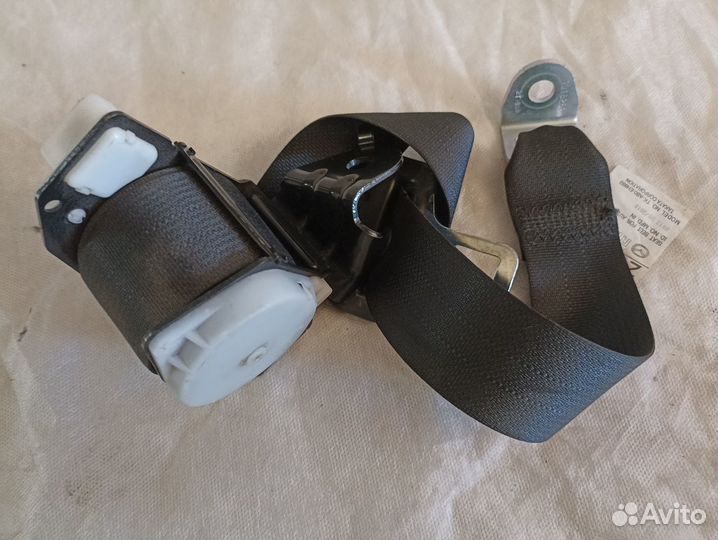 Mazda 3 BL Ремень безопасности задний правый