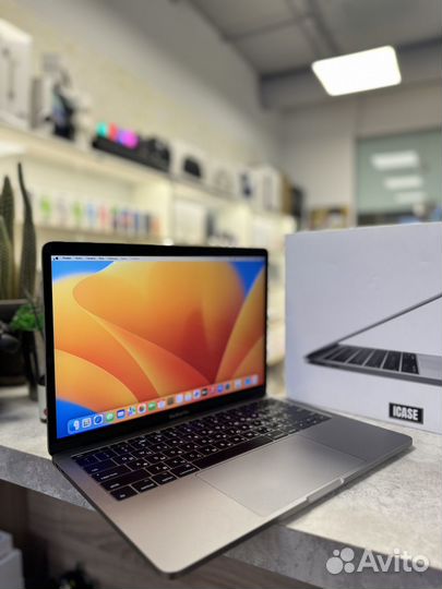 Apple MacBook Pro 13 2017. Идеал. Полный комплект