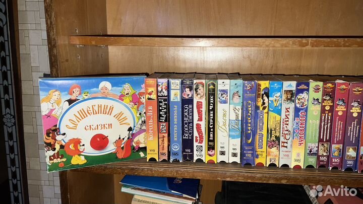Видеокассеты с мультфильмами