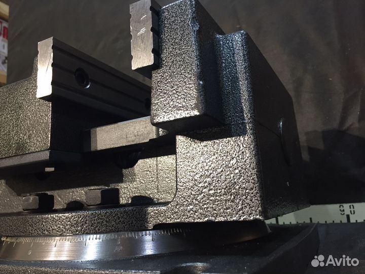 Тиски станочные поворотные 320 мм