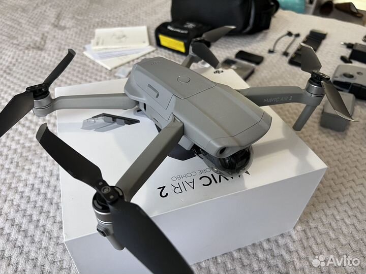 Квадрокоптер DJI Mavic Air 2 Fly more combo
